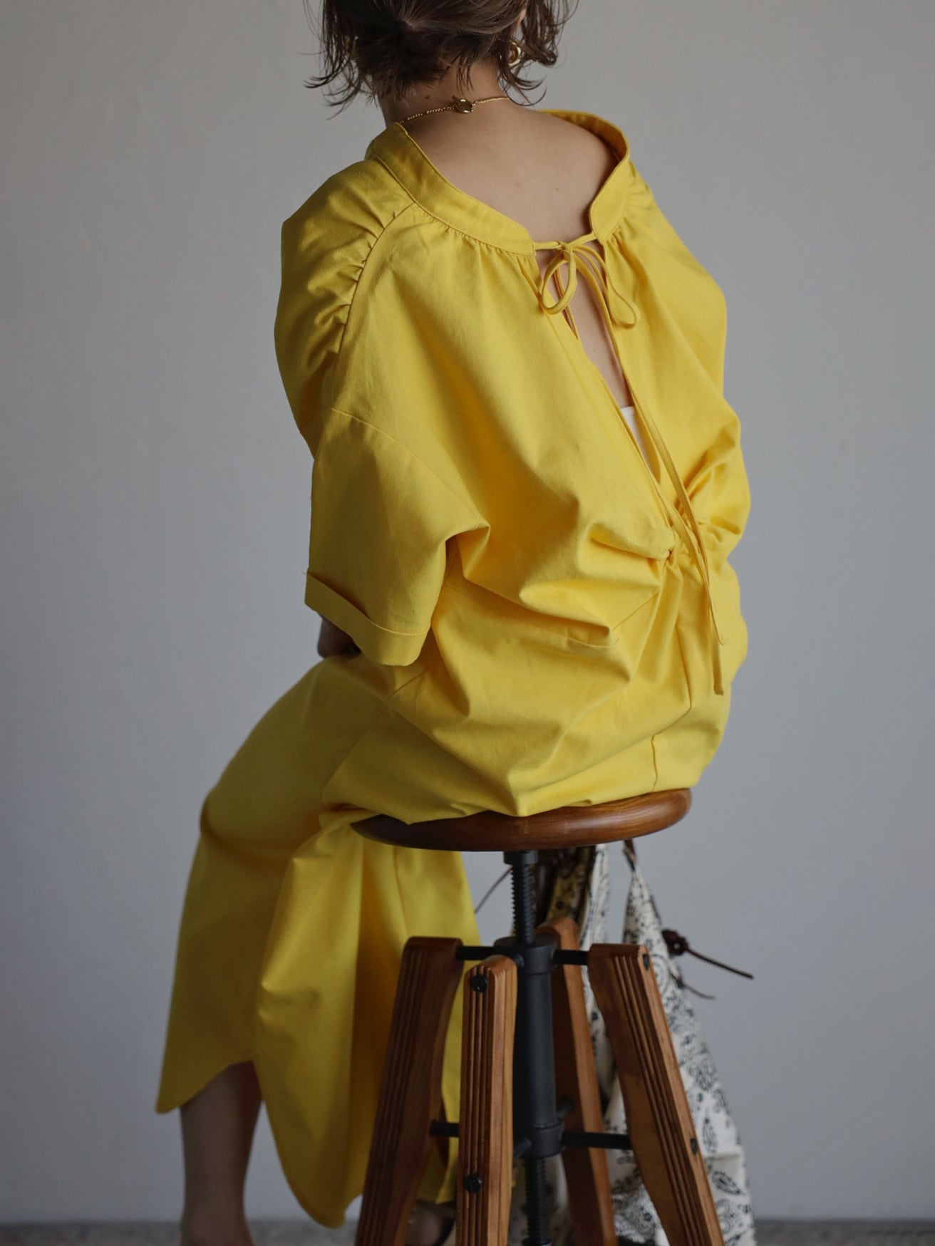 Back design V-neck dress