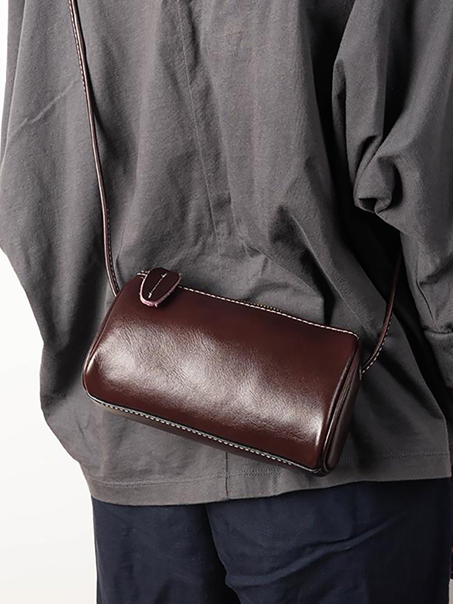 Vintage cylindrical leather shoulder bag in 4 colors