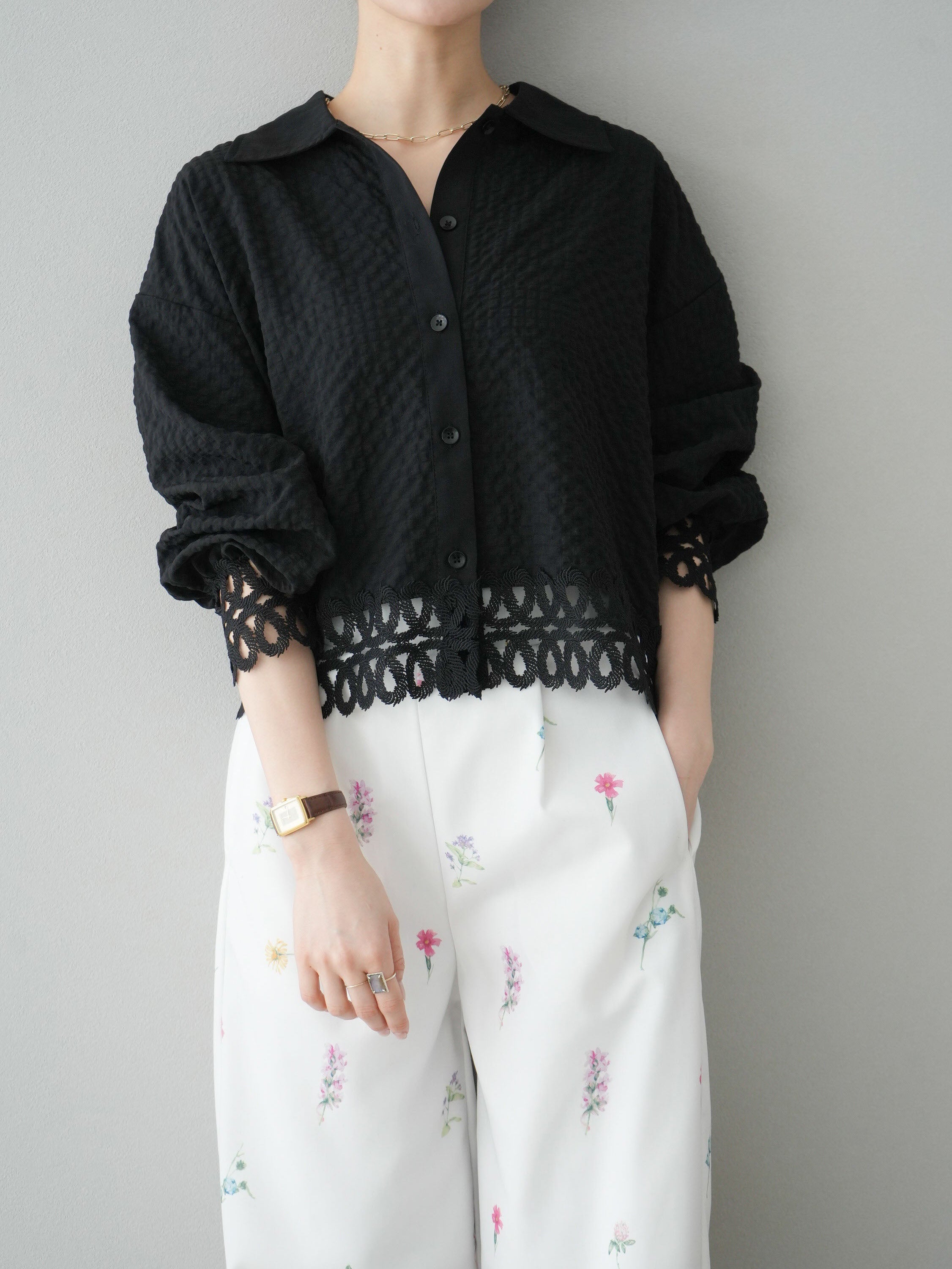 Embossed lace design short blouse in 2 colors