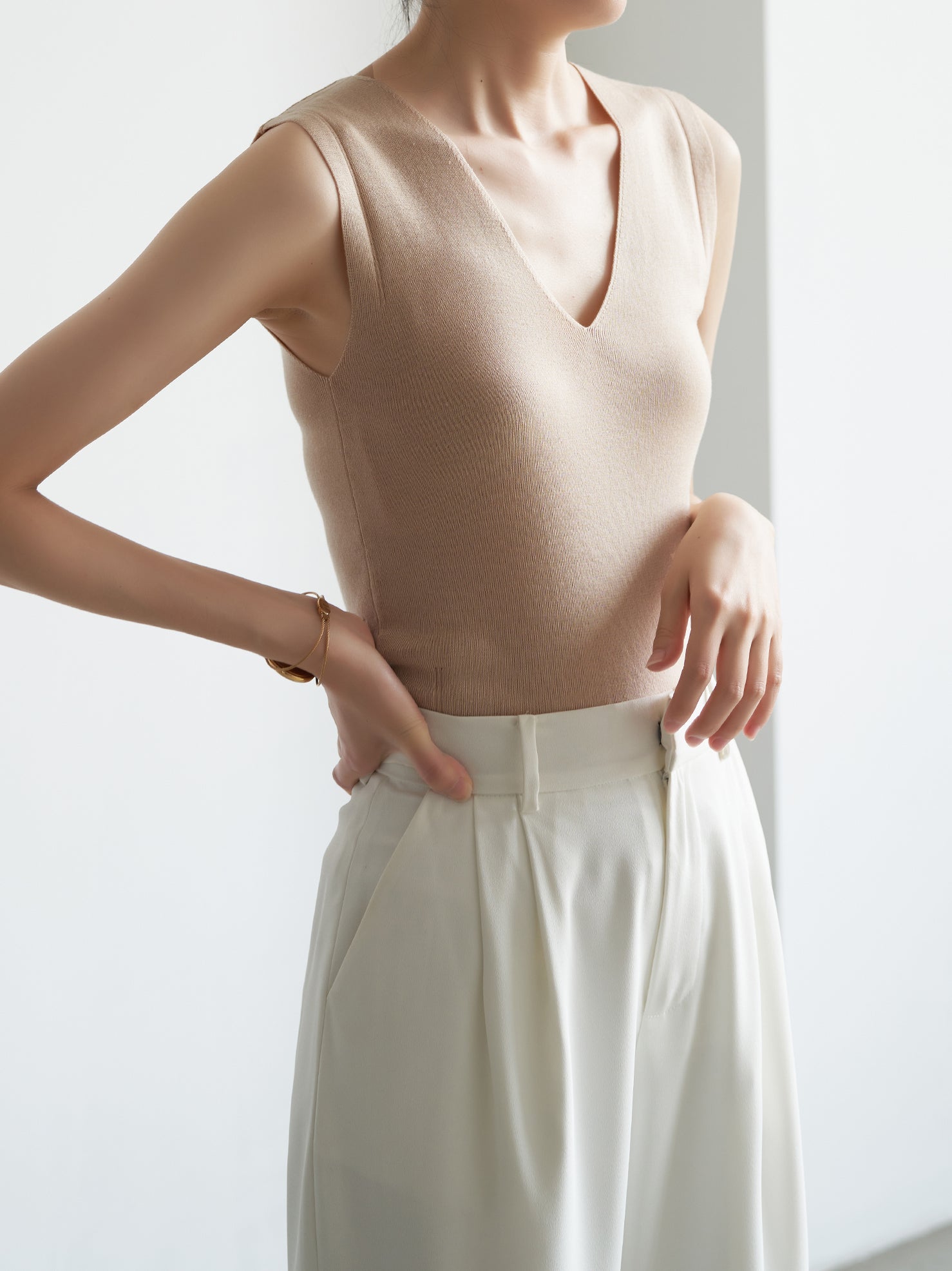 V-neck simple knit tank top in 5 colors