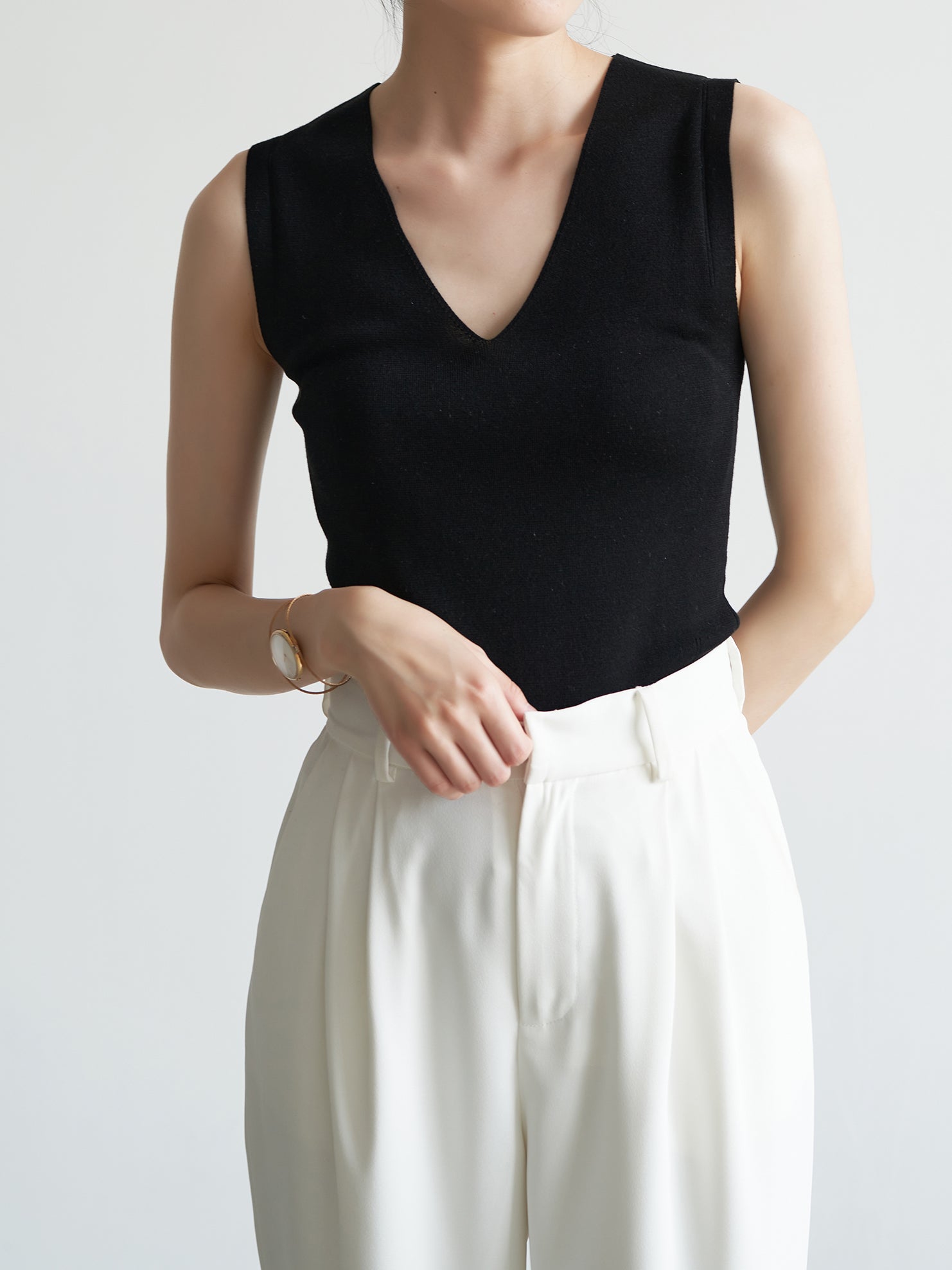 V-neck simple knit tank top in 5 colors