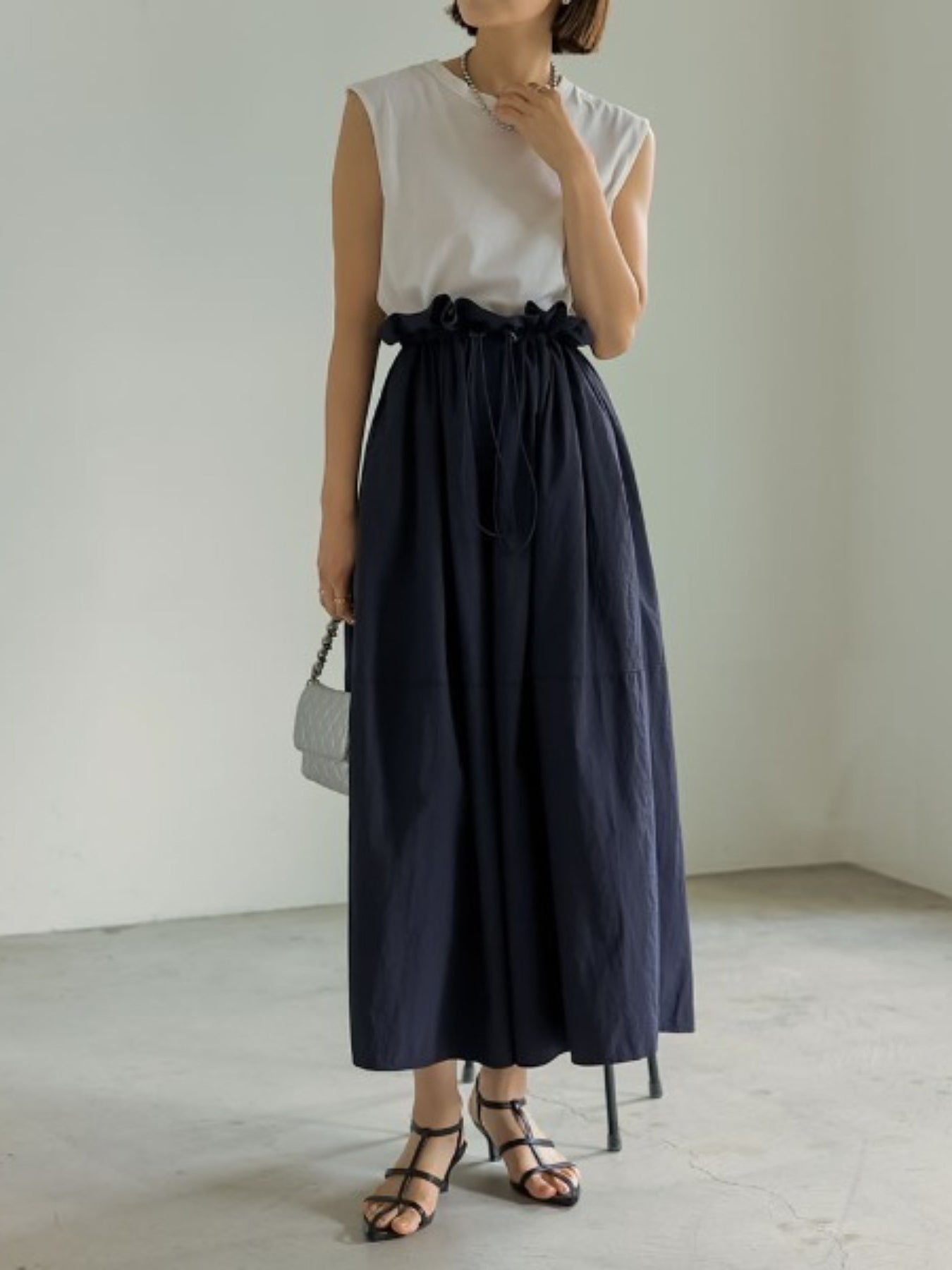 Cut and sewn docking drawstring frill dress in 5 colors