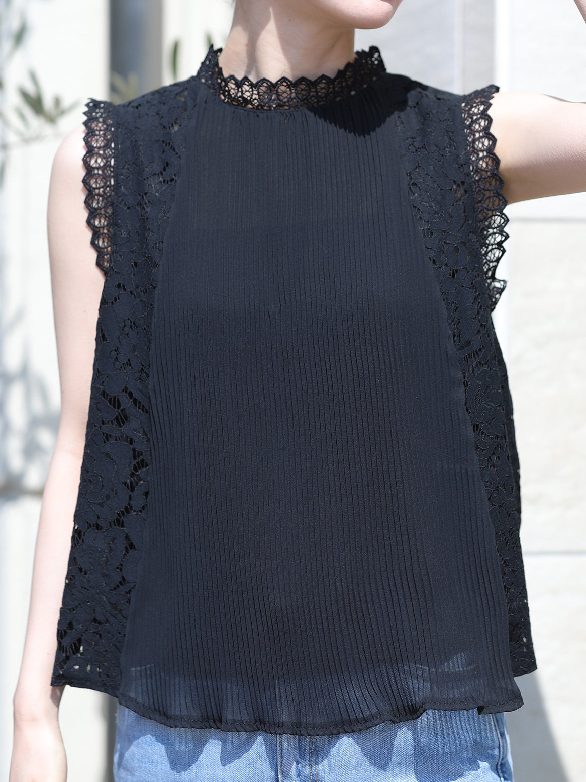 Lace docking pleated tuck blouse in 2 colors