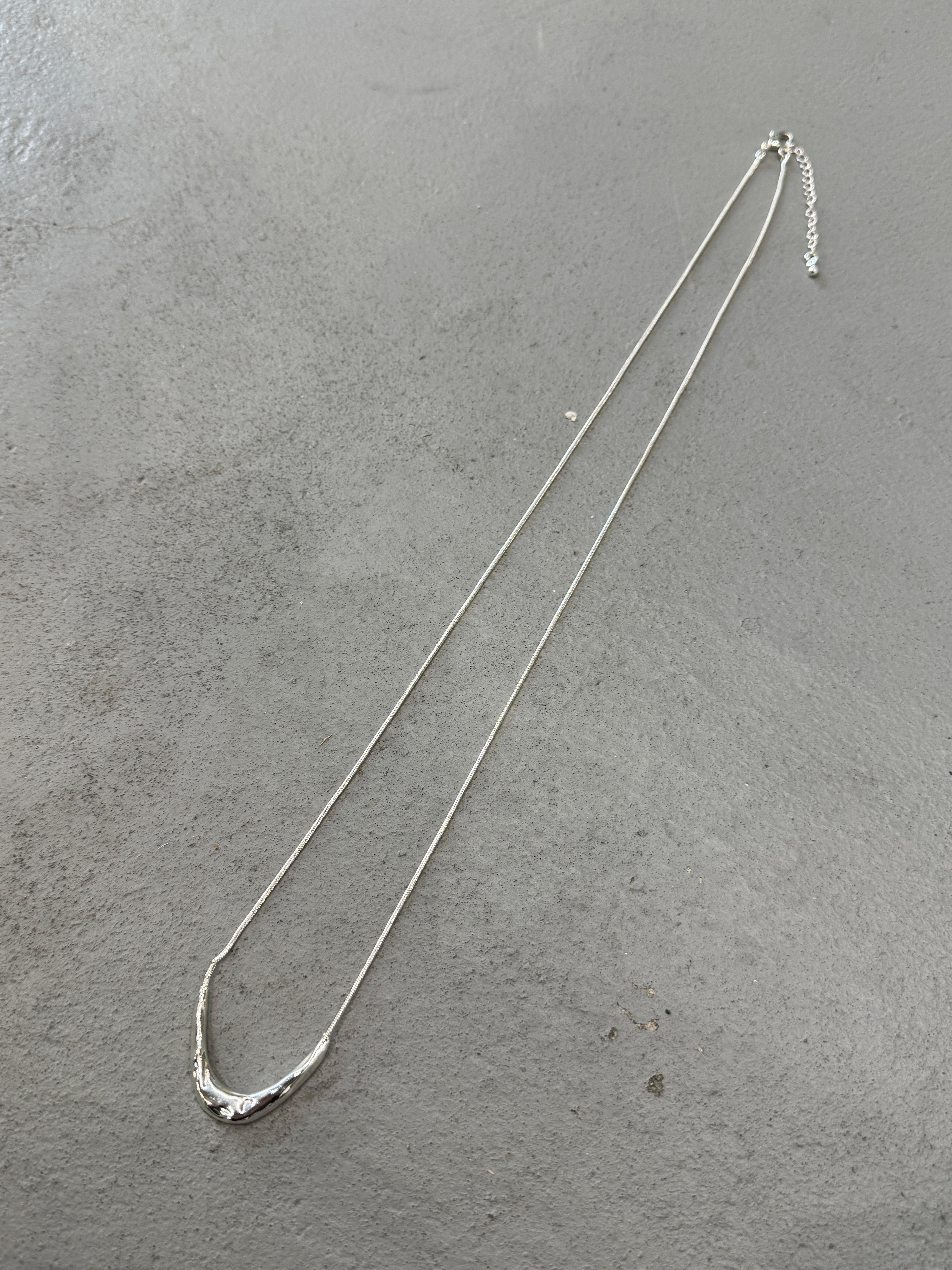 Nuance Wave Necklace 2 colors