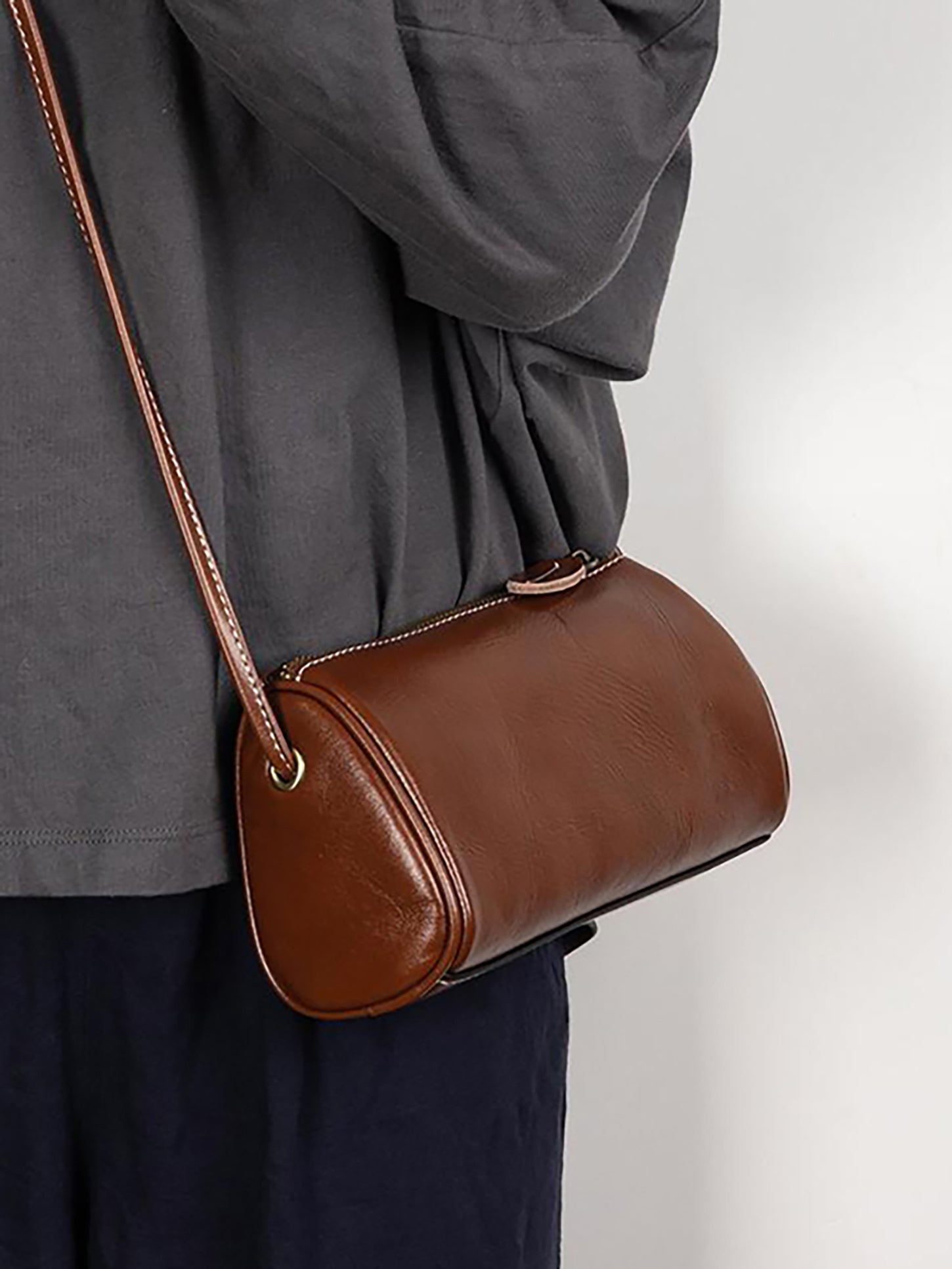 ヴィンテージ円筒形レザーショルダーバッグ　4色入 - SonderSable