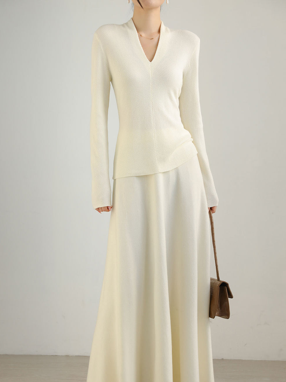 Vネックフィットニット　6色入