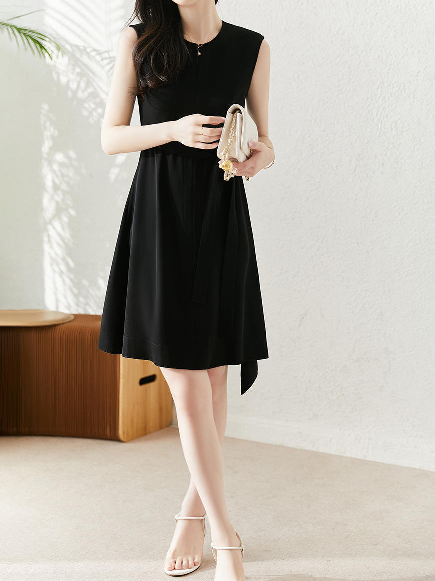 Monotone sleeveless belted dress in 2 colors