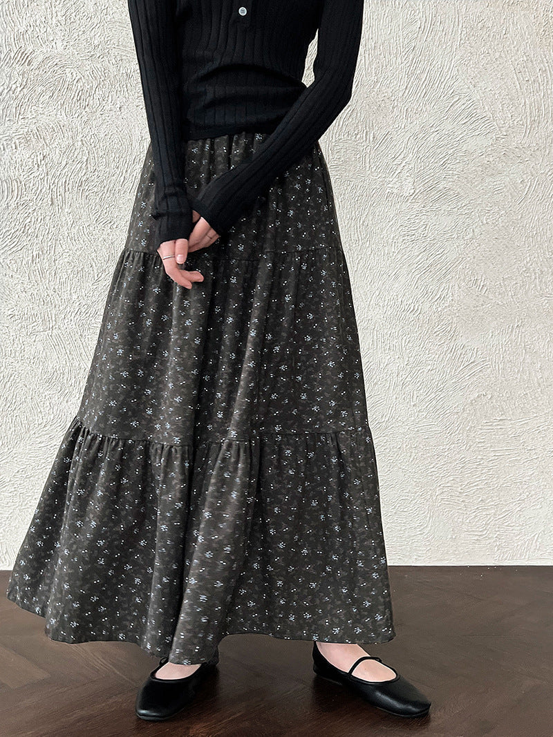 Tiered skirt with small floral print (2 colors)