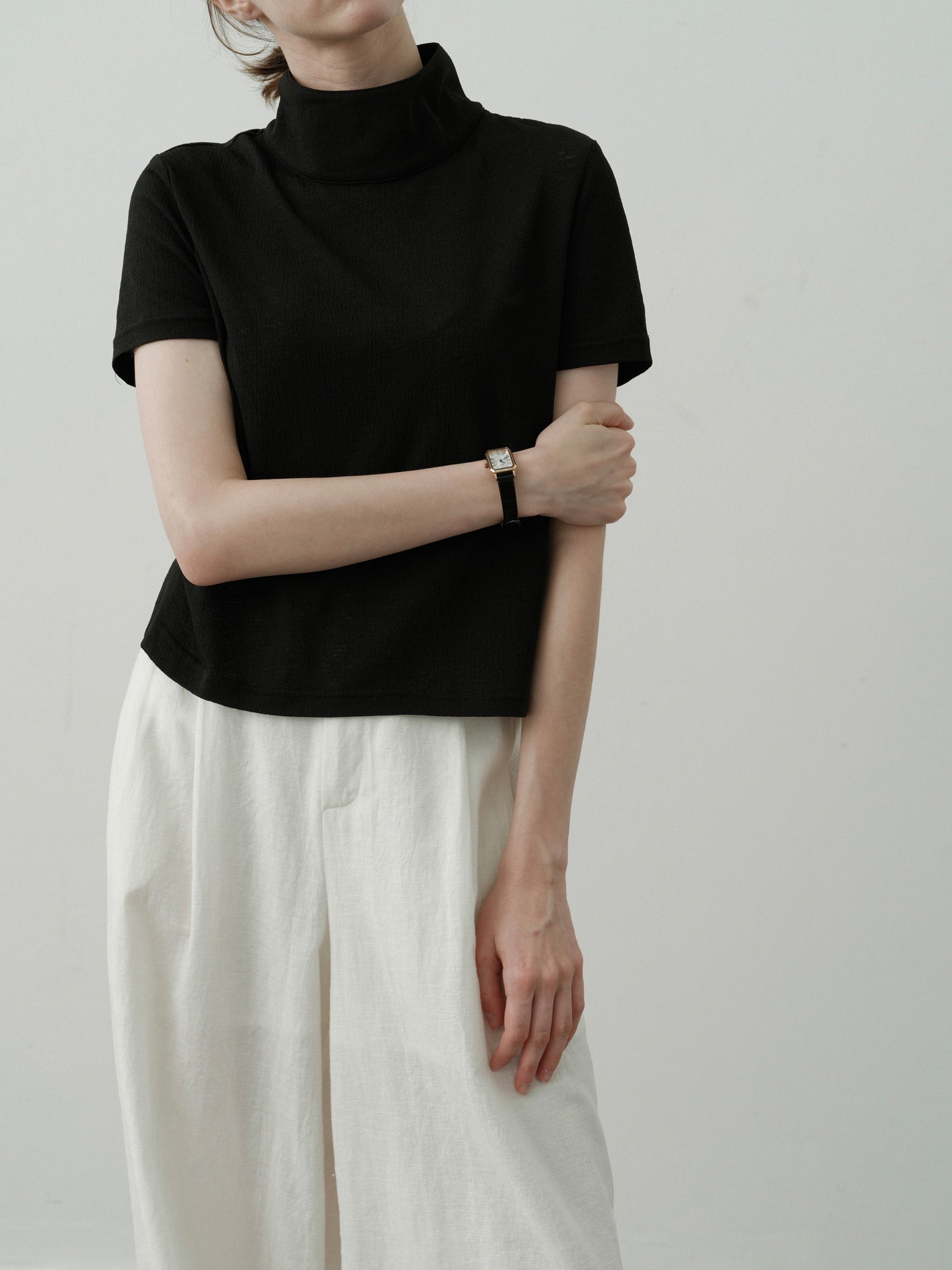 2-way high-neck button-down T-shirt (front and back) in 2 colors