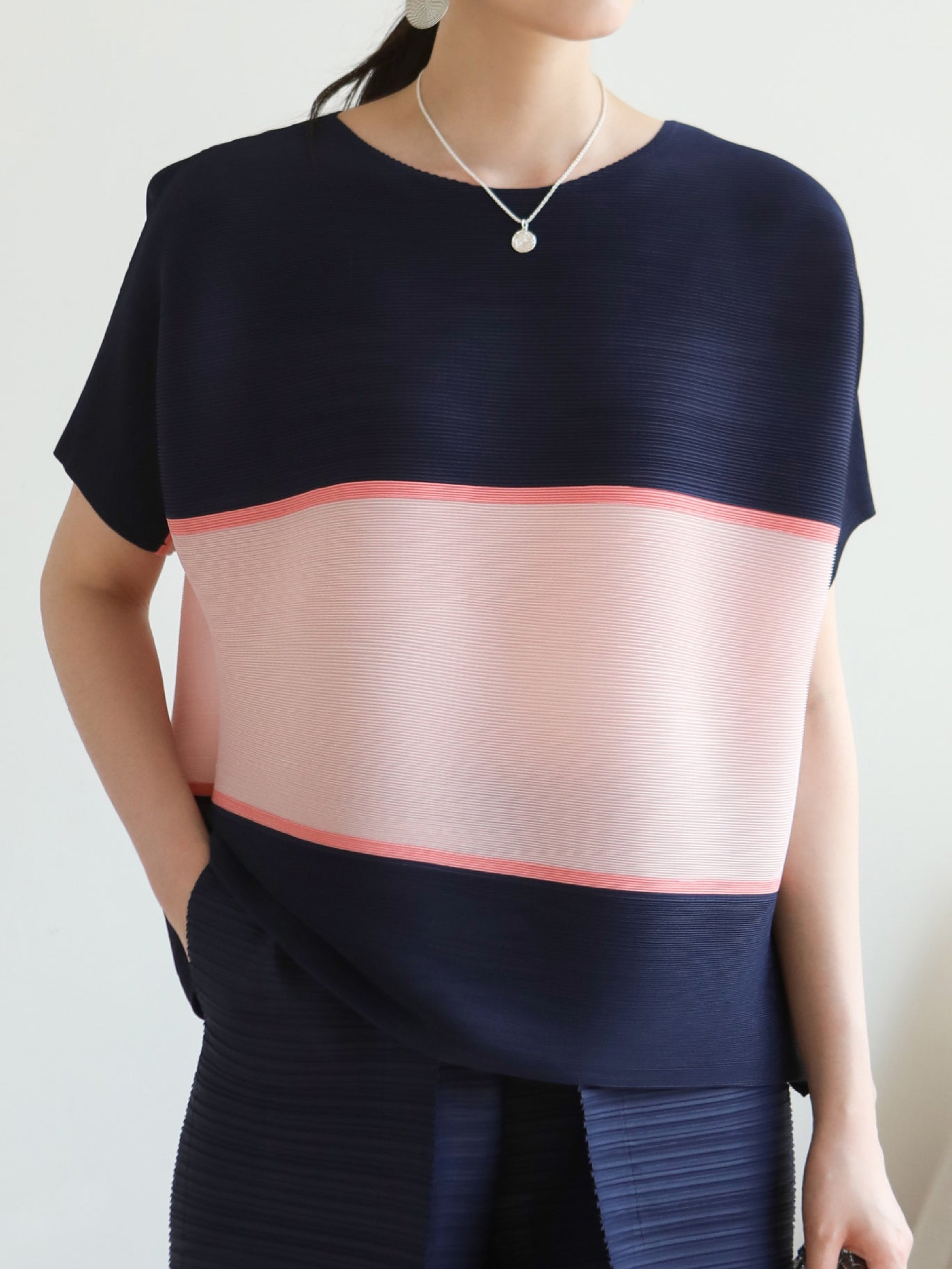 Two-Tone Pleated T-Shirt - 6 Colors