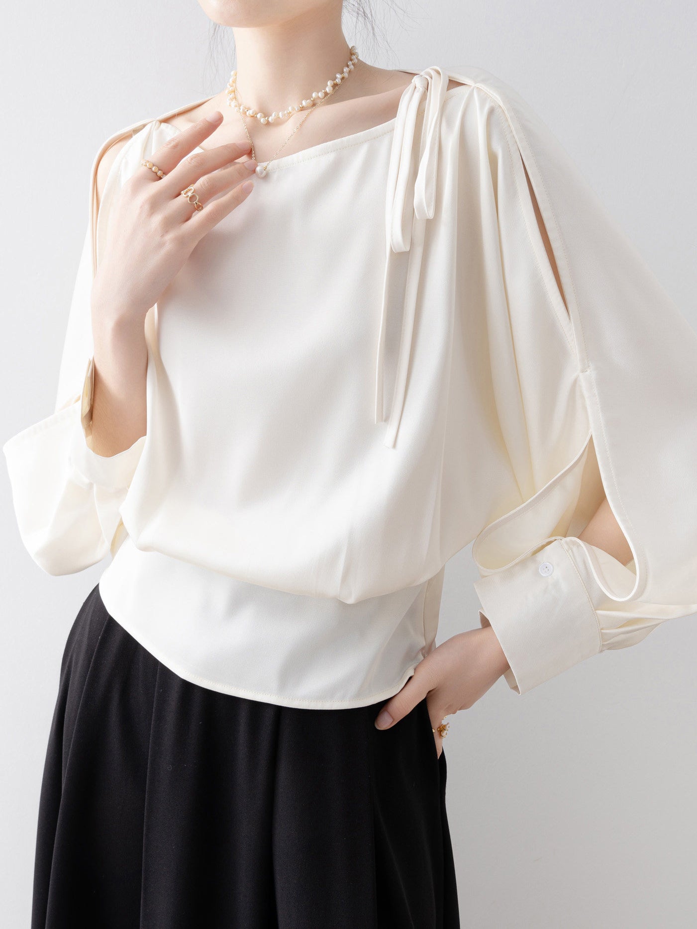 カットアウトスリーブリボンブラウス - SonderSable