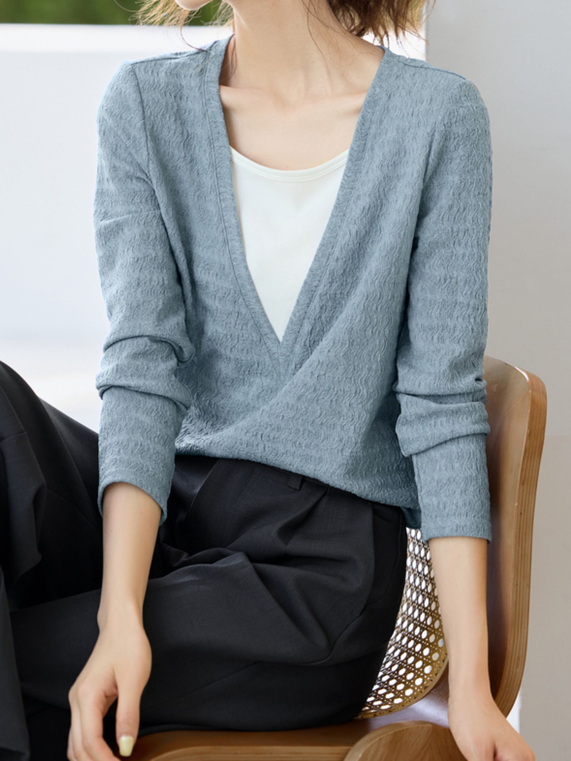 Deep V-neck layered cut and sew in two colors