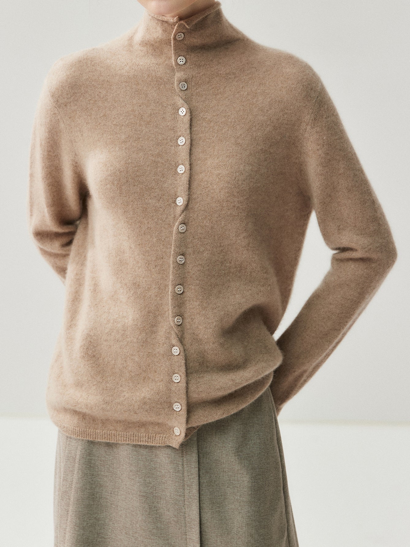 2-way high-neck button knit (front and back) in 4 colors