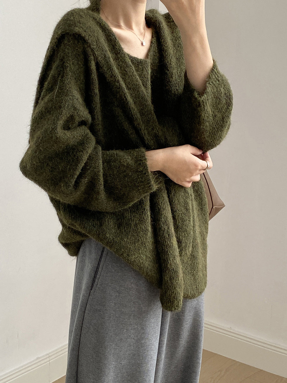 Vネックニットアンサンブル　4色入