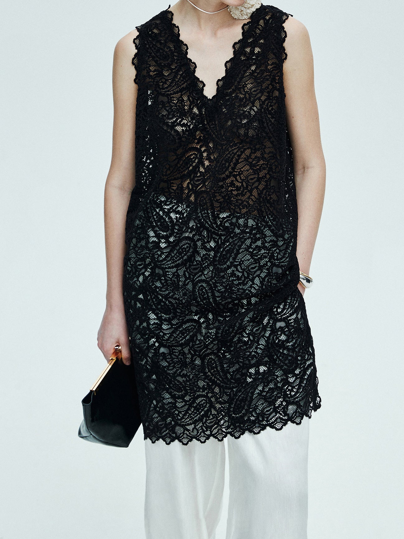 V-neck long tank lace vest in 2 colors