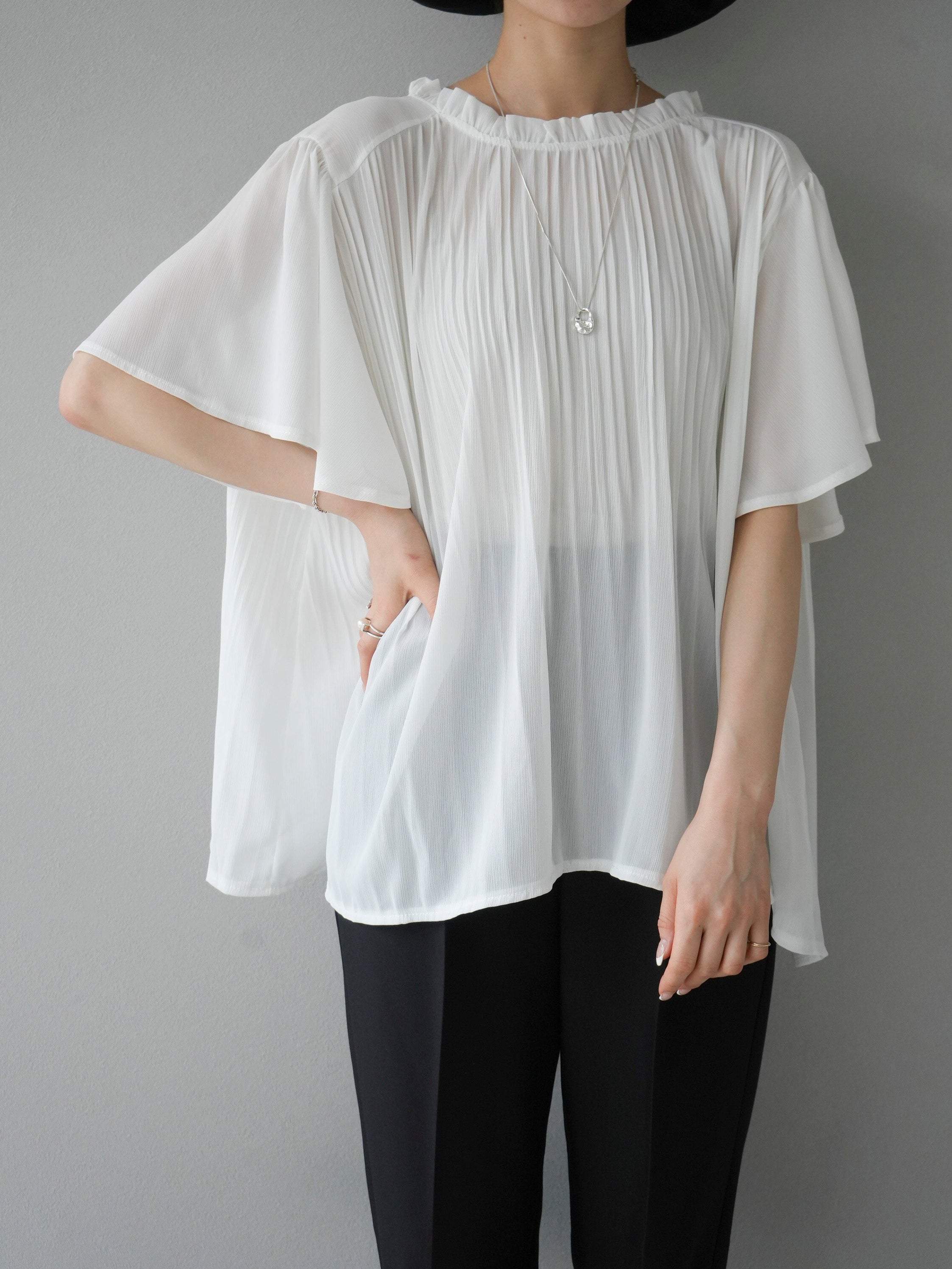 Chiffon pleated blouse in 2 colors